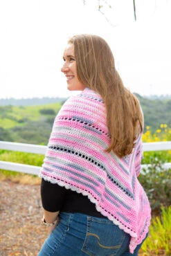 Lullaby Triangle Shawl 13 Lullaby Triangle Shawl -Crocheting Supplies Store Linked Crochet Scalloped Shawl Pattern wowm 13