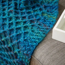 Diamond Honeycomb Throw -Crocheting Supplies Store akp mm aspen detail 0006